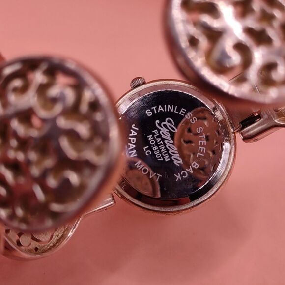 Vintage Geneva Silver Cut-Out Boho Ladies Watch - Picture 5 of 6